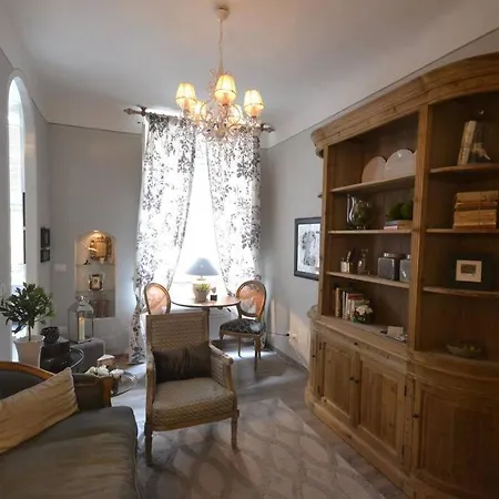 Adagio Apartment *
